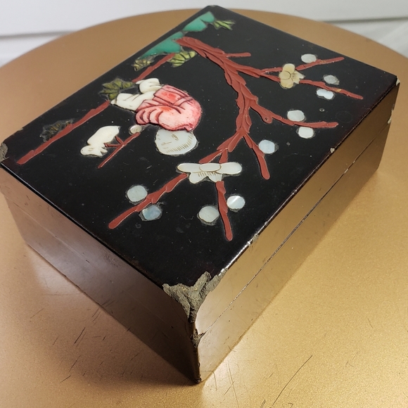 Vintage lacquer box with semi-precious stone decoration - made in China - Picture 6 of 8